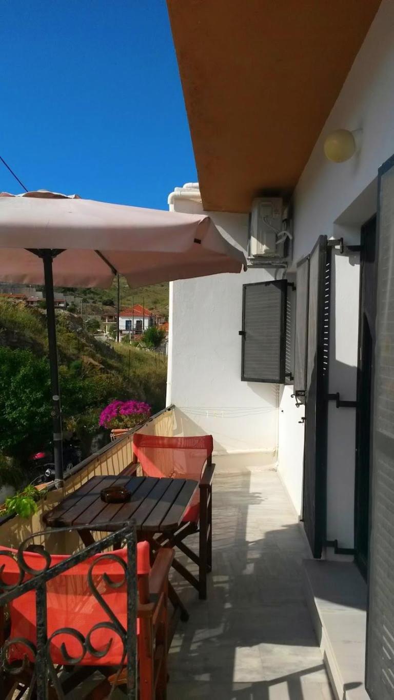 Kostas Studios Apartments - Ενοικιαζόμενα Δωμάτια Με Κουζινάκι Myrina Exteriér fotografie