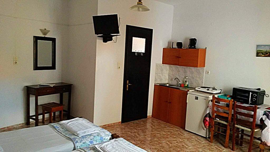 Kostas Studios Apartments - Ενοικιαζόμενα Δωμάτια Με Κουζινάκι Myrina Exteriér fotografie